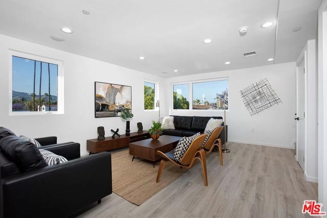 945 N Oxford Avenue 2, Los Angeles, CA 90029