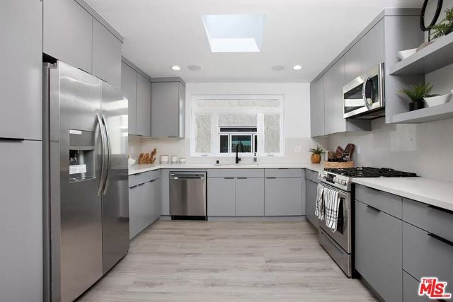 945 N Oxford Avenue 2, Los Angeles, CA 90029