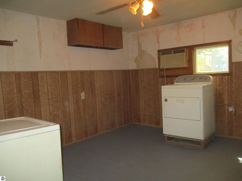Image 17 of property listing at 601 N River Avenue, Alma, MI 48801
