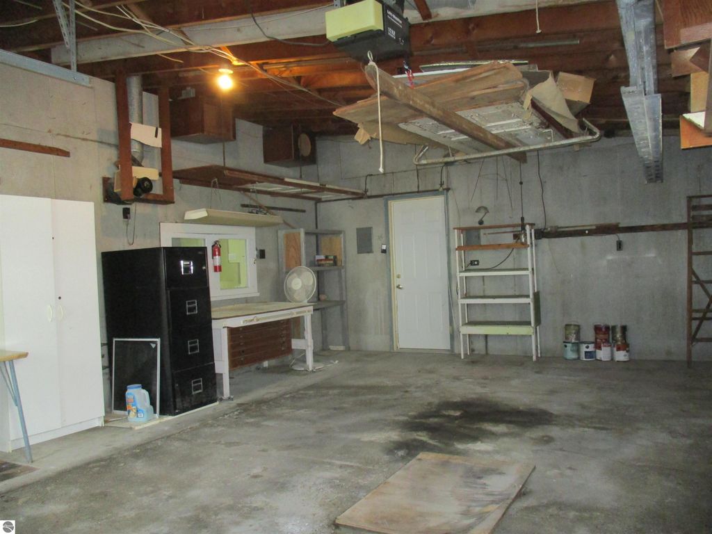 Image 23 of property listing at 601 N River Avenue, Alma, MI 48801
