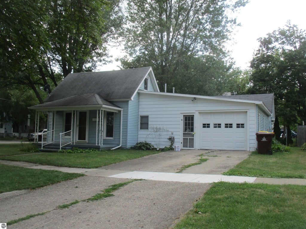 Image 28 of property listing at 601 N River Avenue, Alma, MI 48801