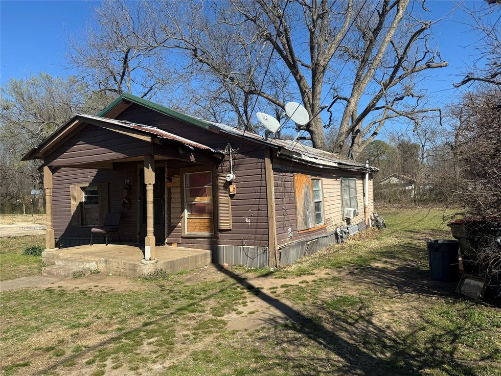 655 SE 5th Street SE, Paris, TX 75460