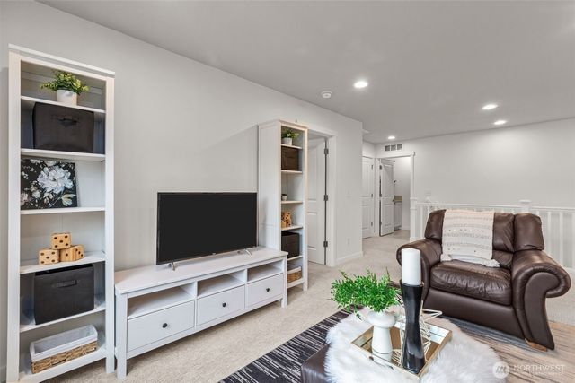 34227 SE Ash Street, Snoqualmie, WA 98065