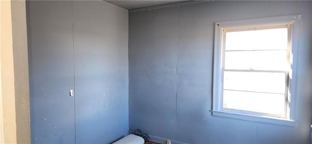 202 S Metcalf Road, Louisburg, KS 66053