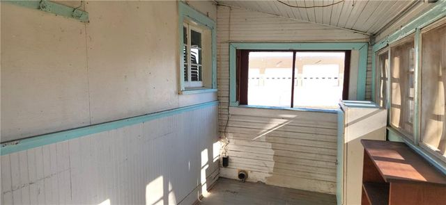 202 S Metcalf Road, Louisburg, KS 66053