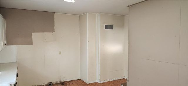 202 S Metcalf Road, Louisburg, KS 66053