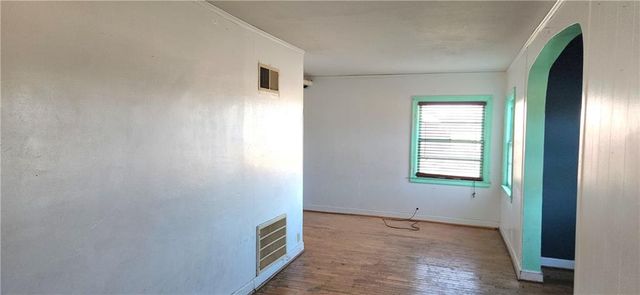 202 S Metcalf Road, Louisburg, KS 66053