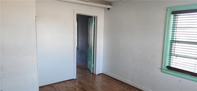 202 S Metcalf Road, Louisburg, KS 66053