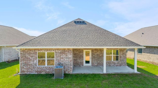 124 W Gray Owl Drive, Freeport, FL 32439