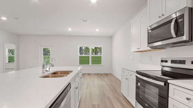 124 W Gray Owl Drive, Freeport, FL 32439