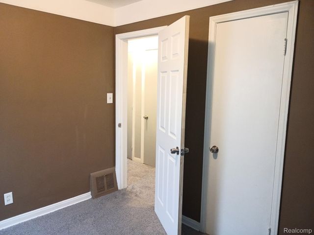 9251 PLAINVIEW, Detroit, MI 48228