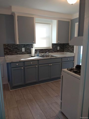 9251 PLAINVIEW, Detroit, MI 48228