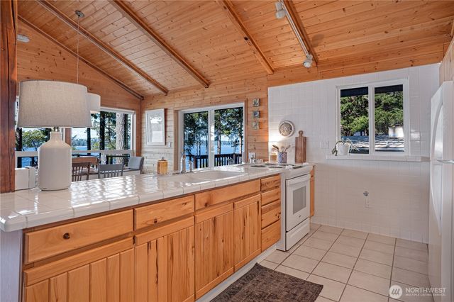 108 Herron Lane NW, Lakebay, WA 98349