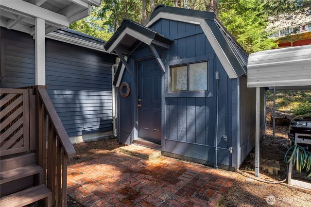 108 Herron Lane NW, Lakebay, WA 98349