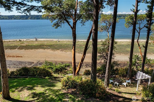 108 Herron Lane NW, Lakebay, WA 98349