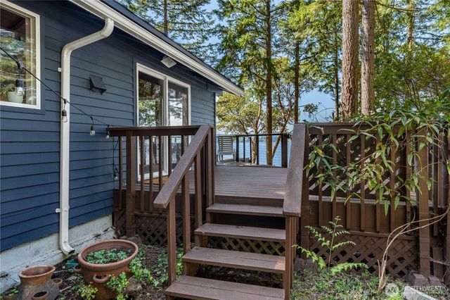 108 Herron Lane NW, Lakebay, WA 98349