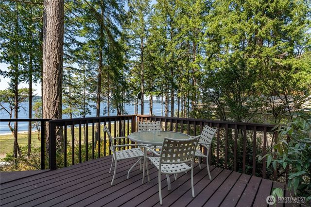 108 Herron Lane NW, Lakebay, WA 98349