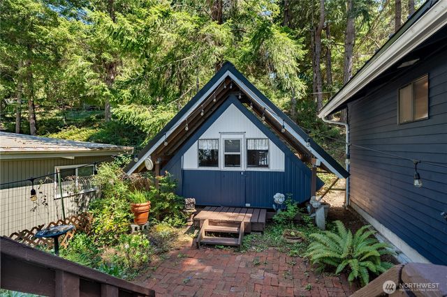 108 Herron Lane NW, Lakebay, WA 98349
