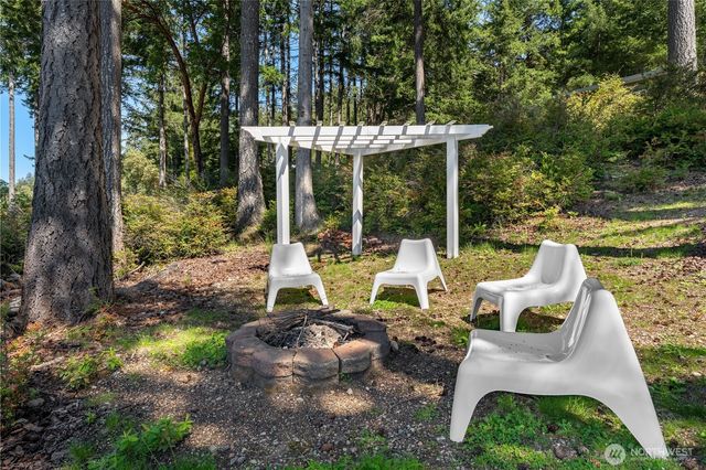108 Herron Lane NW, Lakebay, WA 98349