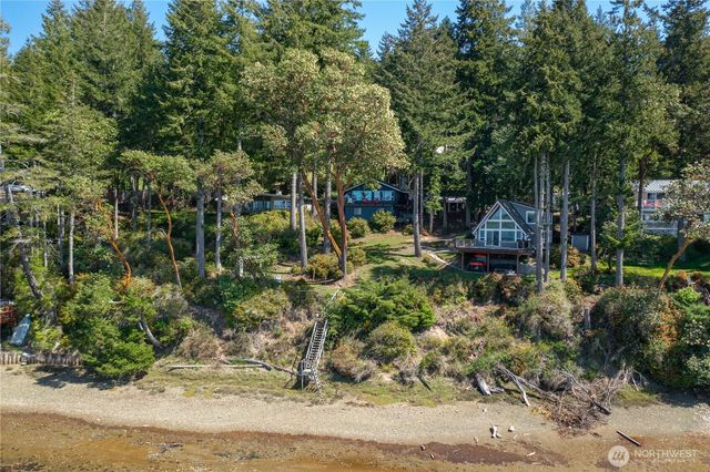 108 Herron Lane NW, Lakebay, WA 98349