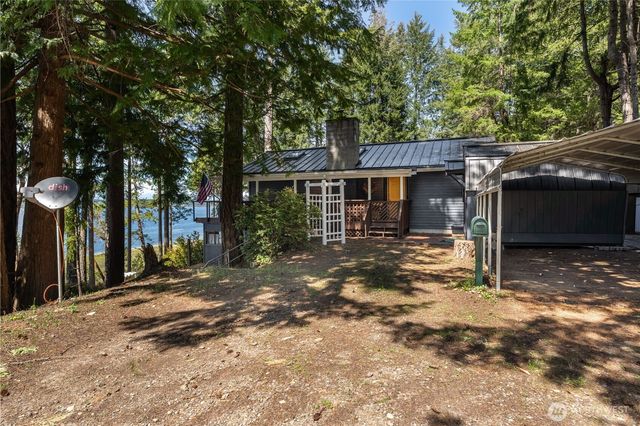 108 Herron Lane NW, Lakebay, WA 98349