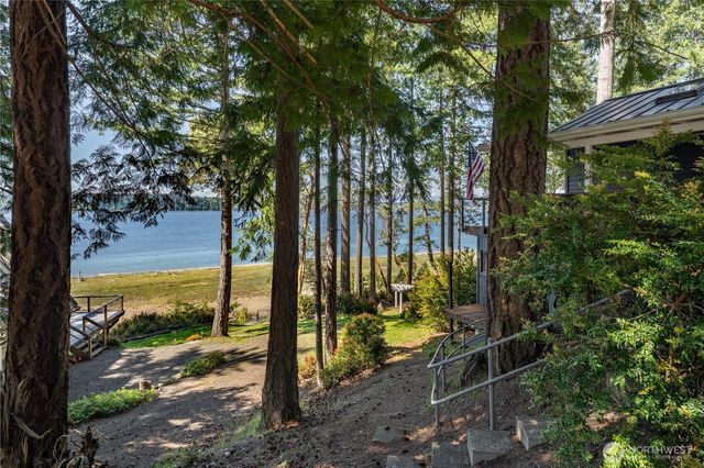 108 Herron Lane NW, Lakebay, WA 98349