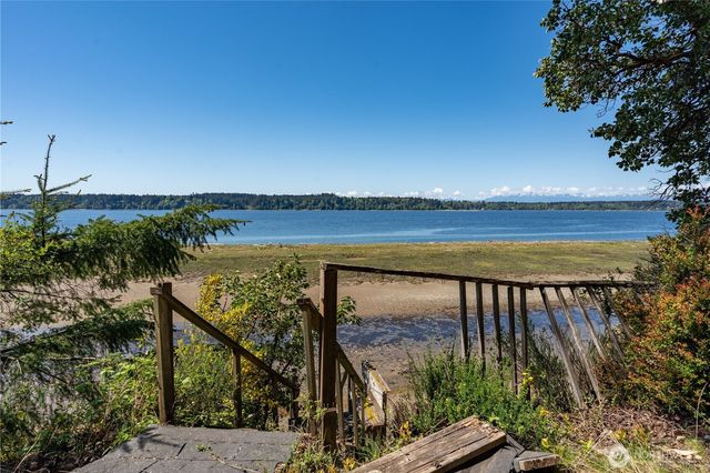 108 Herron Lane NW, Lakebay, WA 98349