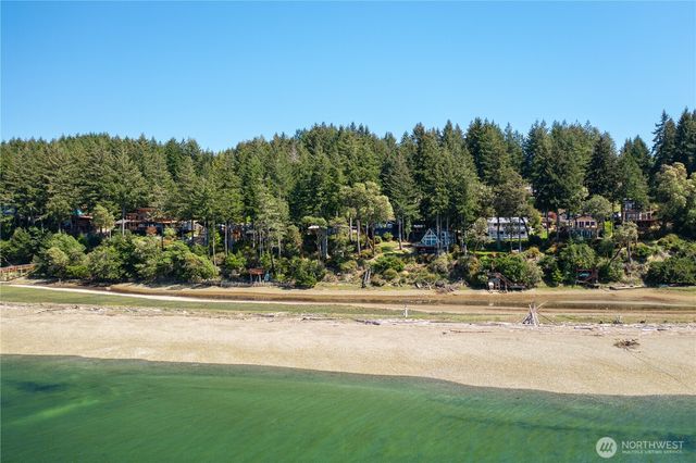 108 Herron Lane NW, Lakebay, WA 98349