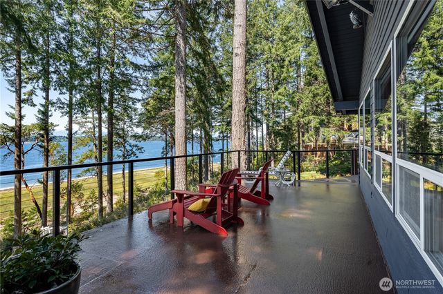 108 Herron Lane NW, Lakebay, WA 98349