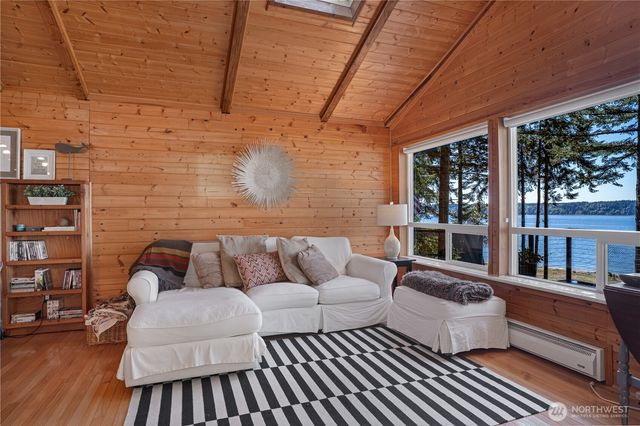 108 Herron Lane NW, Lakebay, WA 98349