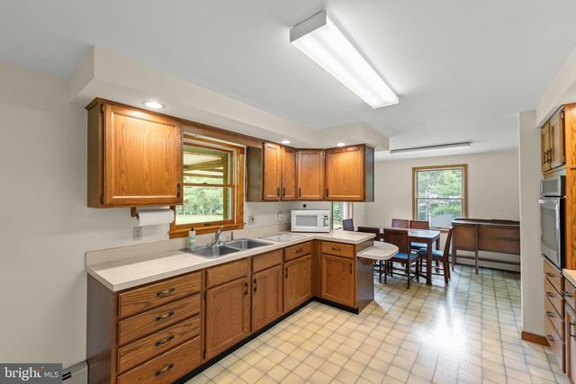 1480 CHESTNUT GROVE RD, Winchester, VA 22603