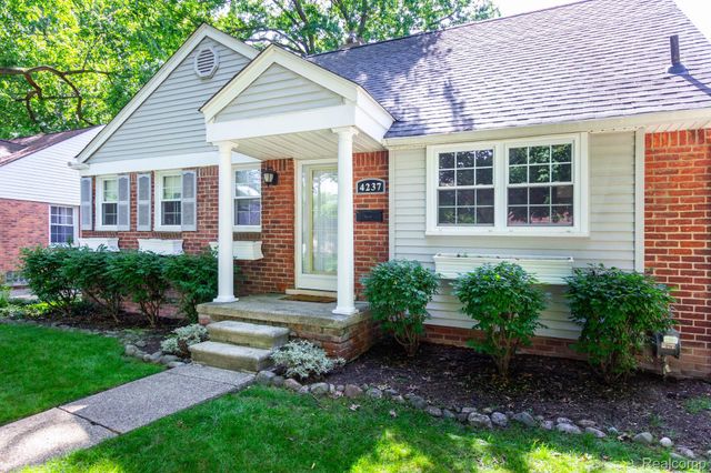 4237 Wakefield Road, Berkley, MI 48072