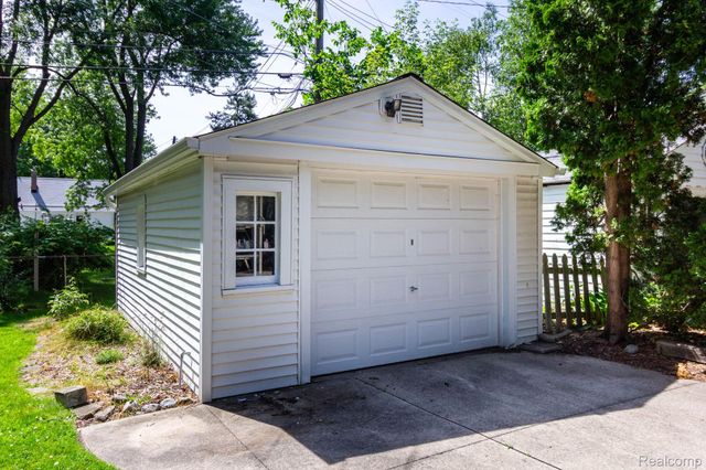 4237 Wakefield Road, Berkley, MI 48072