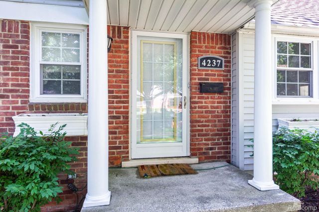 4237 Wakefield Road, Berkley, MI 48072