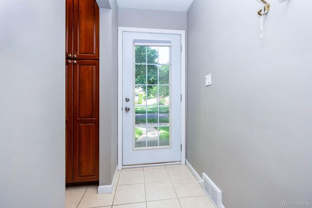 4237 Wakefield Road, Berkley, MI 48072