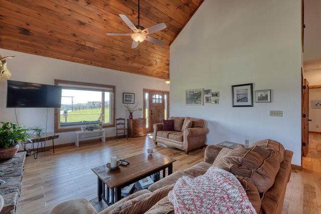 296 Flowers Drive, Blairsville, GA 30512