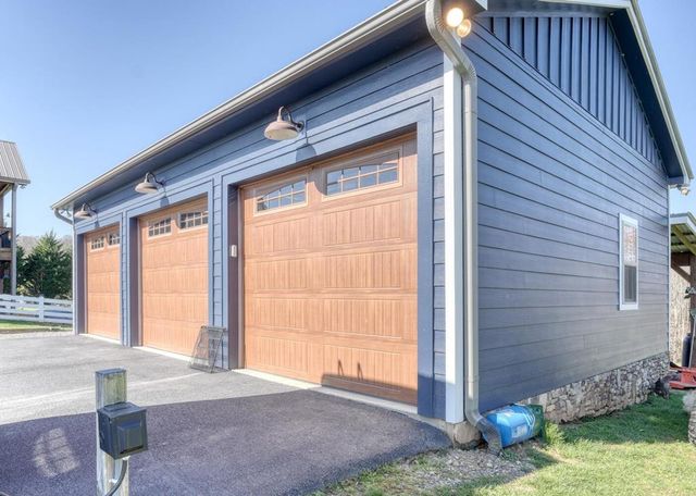 296 Flowers Drive, Blairsville, GA 30512