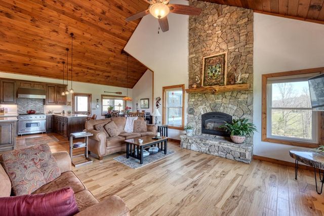 296 Flowers Drive, Blairsville, GA 30512