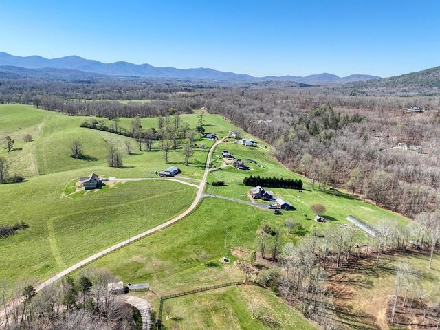 296 Flowers Drive, Blairsville, GA 30512