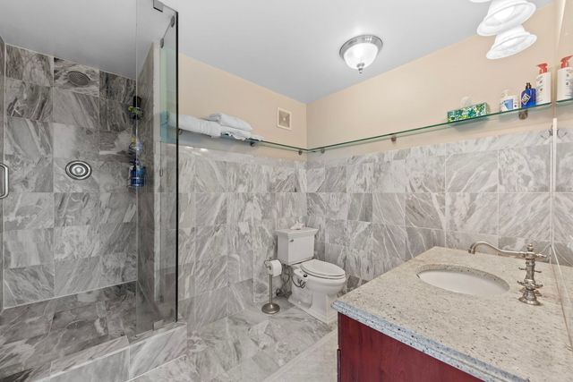 111 E Chestnut Street 30A, Chicago, IL 60611