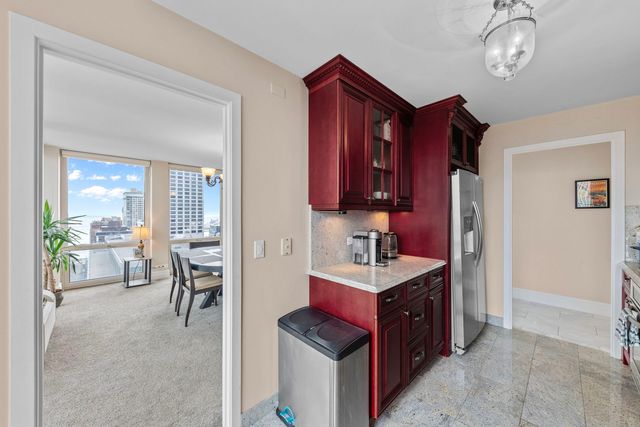 111 E Chestnut Street 30A, Chicago, IL 60611