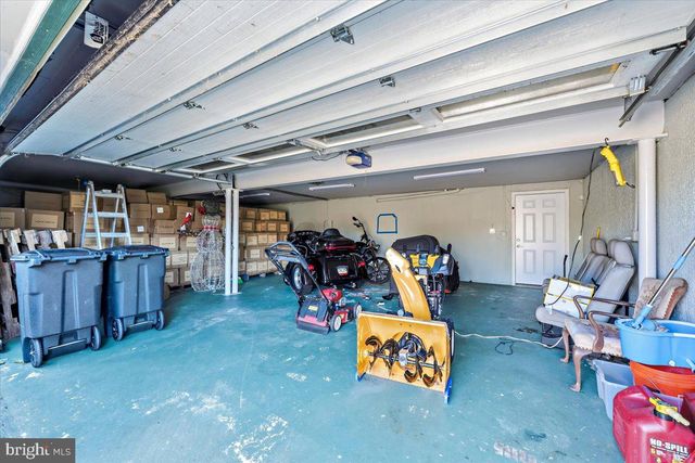 164 CHESTNUT OAK DR, Tannersville, PA 18372