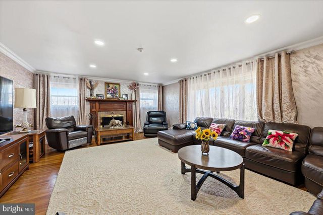 164 CHESTNUT OAK DR, Tannersville, PA 18372
