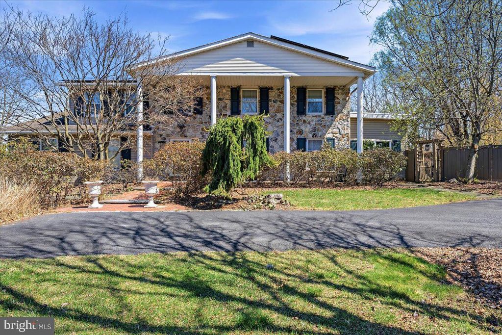 164 CHESTNUT OAK DR, Tannersville, PA 18372