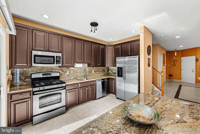 804 DAHLIA CIRCLE, Dayton, NJ 08810