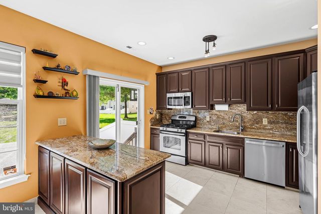 804 DAHLIA CIRCLE, Dayton, NJ 08810
