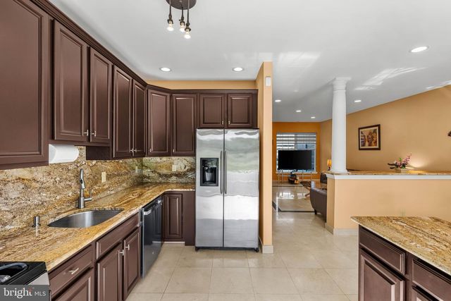804 DAHLIA CIRCLE, Dayton, NJ 08810