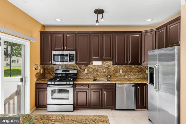 804 DAHLIA CIRCLE, Dayton, NJ 08810