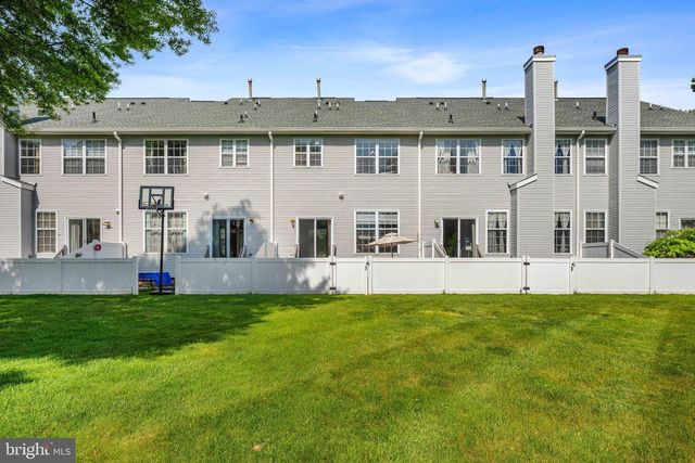 804 DAHLIA CIRCLE, Dayton, NJ 08810