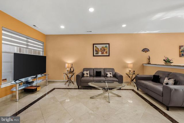 804 DAHLIA CIRCLE, Dayton, NJ 08810